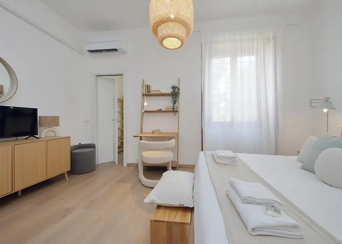 Appartamento Design Near Metro A- Re Di *
