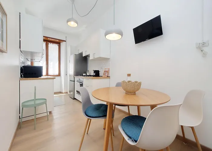Apartment Design Near Metro A- Re Di Rom