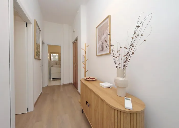 Apartment Design Near Metro A- Re Di Rom
